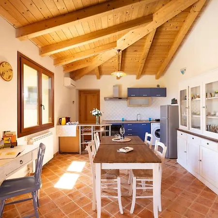 6 Posti Letto Con Giardino Vicino Al Mare