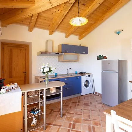 6 Posti Letto Con Giardino Vicino Al Mare * Capitana